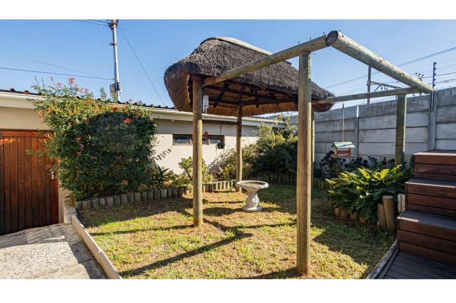 5 Bedroom Property for Sale in Avondale Western Cape